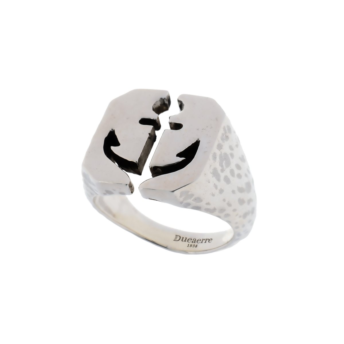 Anello chevalier rock ancora realizzato in argento 925 dal brand dueaerre 1938